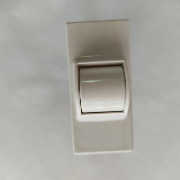 Κερί αποτρίχωσης σε ρολέτα κιτρινό μικρό στόμιο 100ml ΡΛΚΤΣ